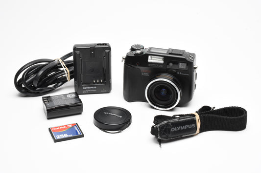 Olympus C-5060 5MP Digital Point&Shoot camera, batt+charger+cap+256MB CF