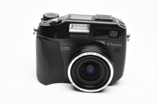 Olympus C-5060 5MP Digital Point&Shoot camera, batt+charger+cap+256MB CF