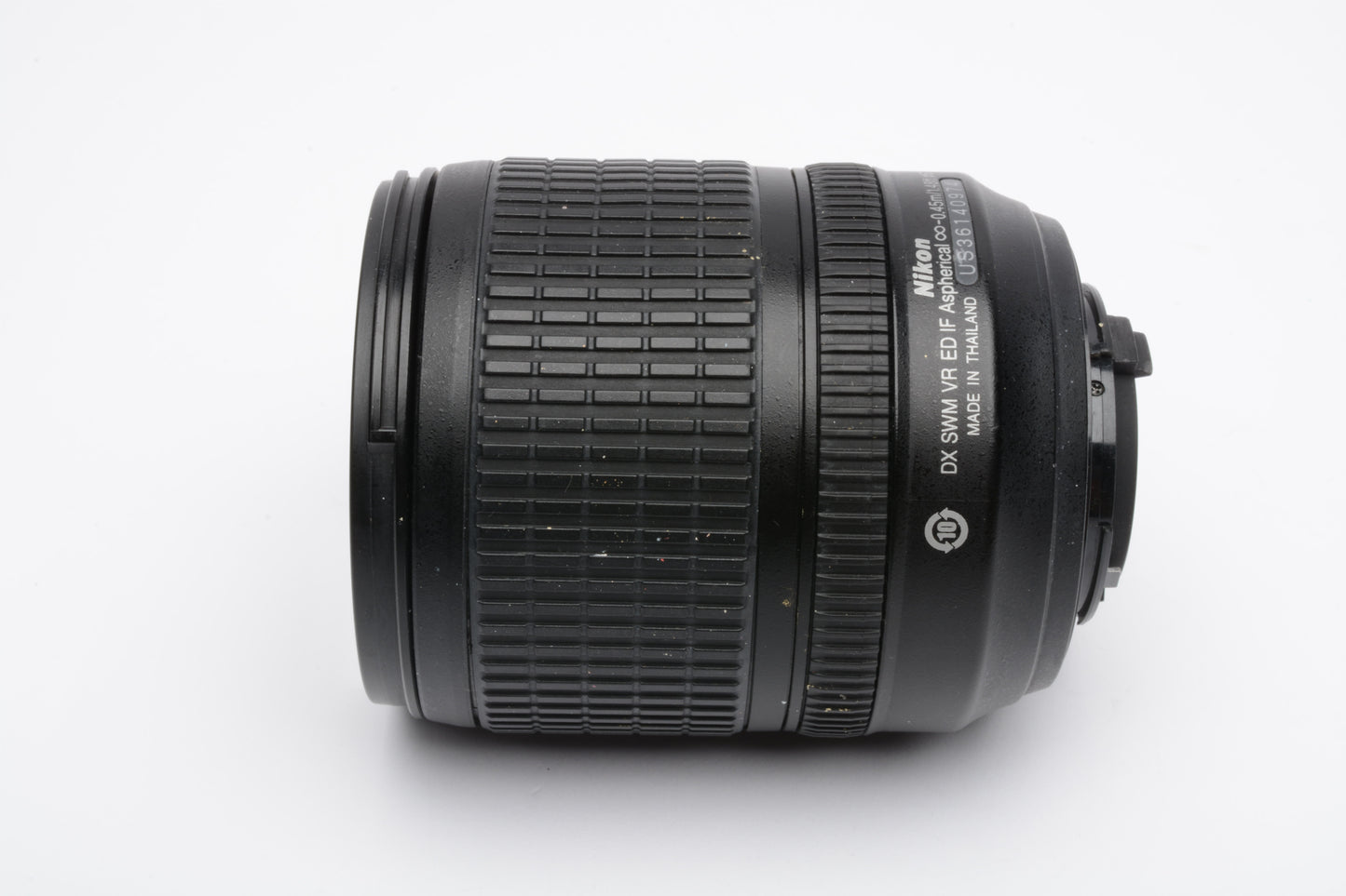 Nikon AF-S 18-105mm f3.5-5.6G ED DX VR zoom lens, caps, clean & versatile