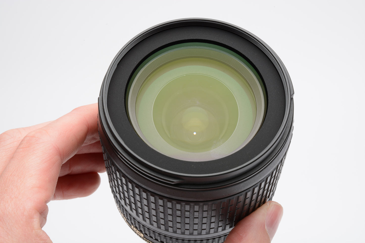 Nikon AF-S 18-105mm f3.5-5.6G ED DX VR zoom lens, caps, clean & versatile