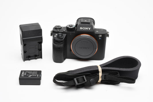 Sony A7 SII Mirrorless Body, batt, charger, 19K acts, ILCE-7SM2