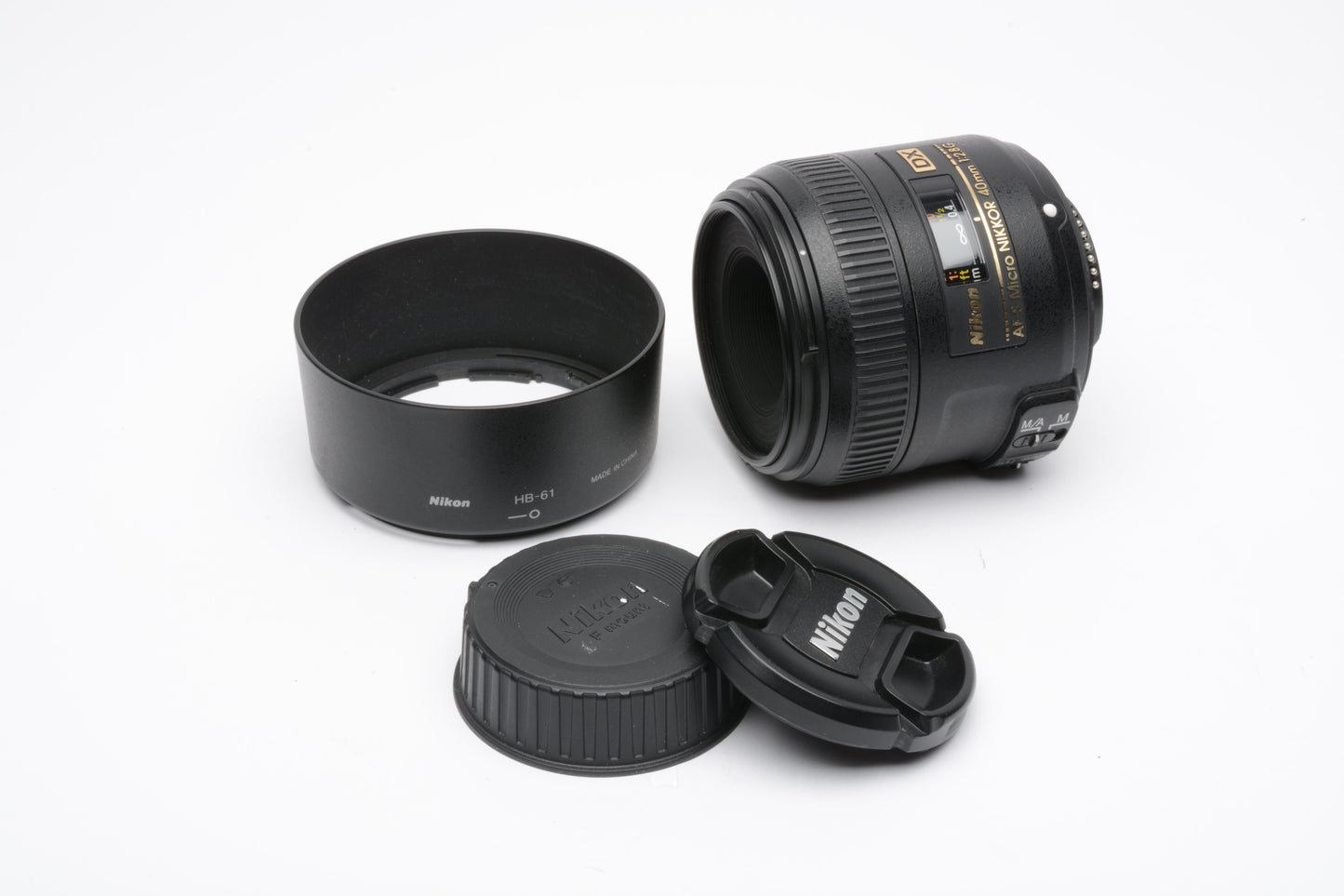 Nikon AF-S Micro Nikkor 40mm f2.8G DX Wide lens, hood+caps, USA, very clean