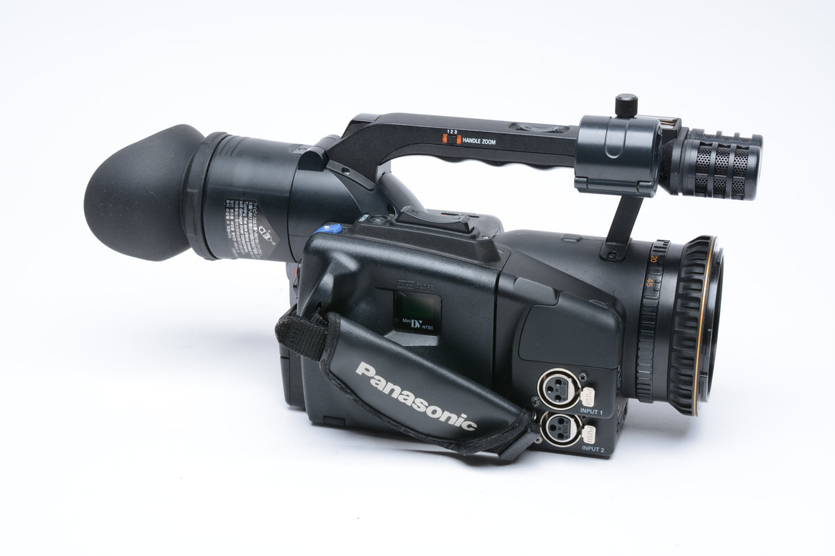 Panasonic AG-DVX100B 3CCD MiniDV Pro Camcorder bundle, remote, case, Tested