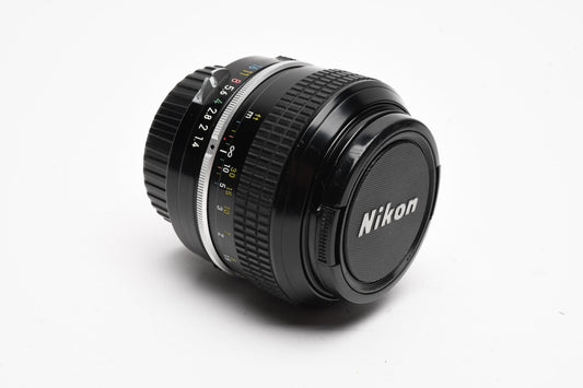 Nikon Nikkor 50mm f1.4 (Non-AI) Prime lens, caps, Sharp & Clean