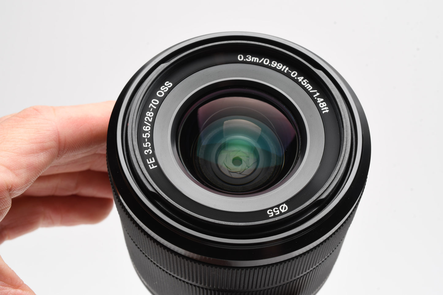 Sony FE 28-70mm f3.5-5.6 OSS zoom lens SEL2870, caps, hood, Mint-