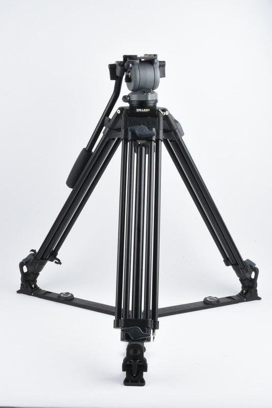 EXC++ MILLER DS-20 2-STAGE ALUMINUM TRIPOD w/FLUID HEAD (NO QR PLATE) VERY NICE!