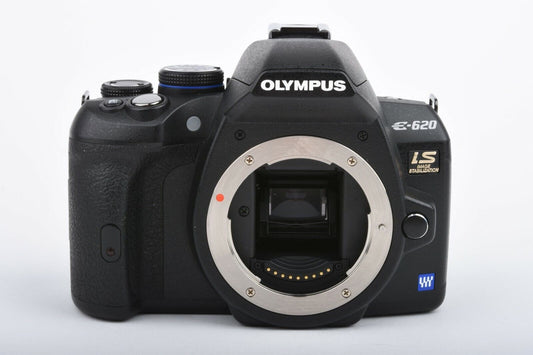 Olympus E-620 12.3MP DSLR Body, Only 1537 Acts/Shutter Count! 2Batts+Case