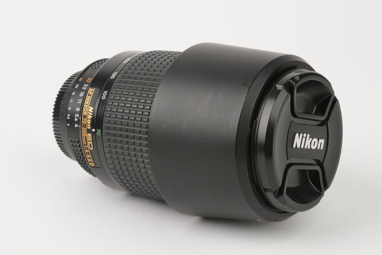 EXC+++ NIKON NIKKOR AF 70-300mm f4-5.6D ED ZOOM LENS, CAPS, HOOD, NICE!  CLEAN