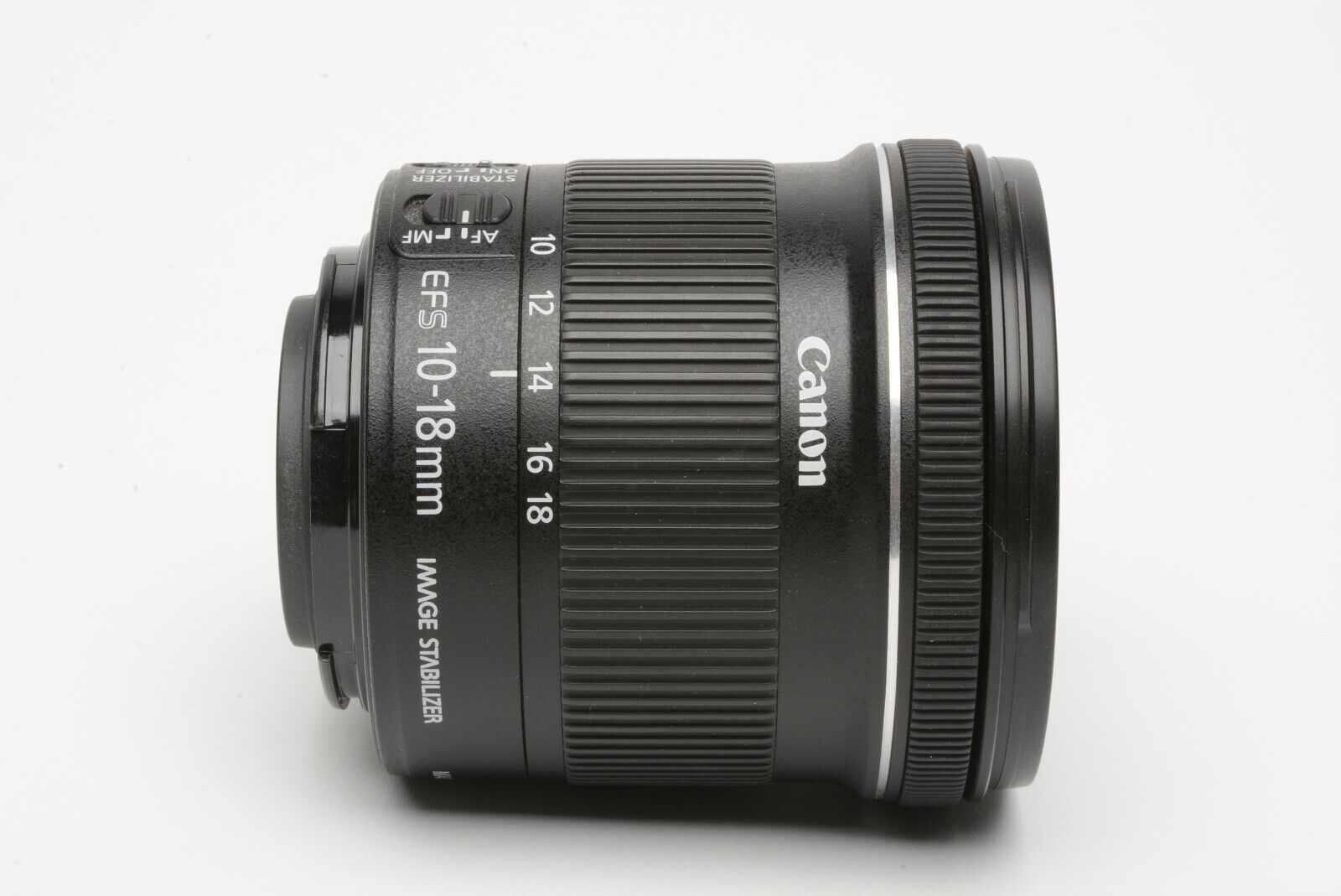 MINT- CANON EF-S 10-18mm f4.5-5.6 IS STM ZOOM, CAPS, VERY CLEAN, VERSATILE