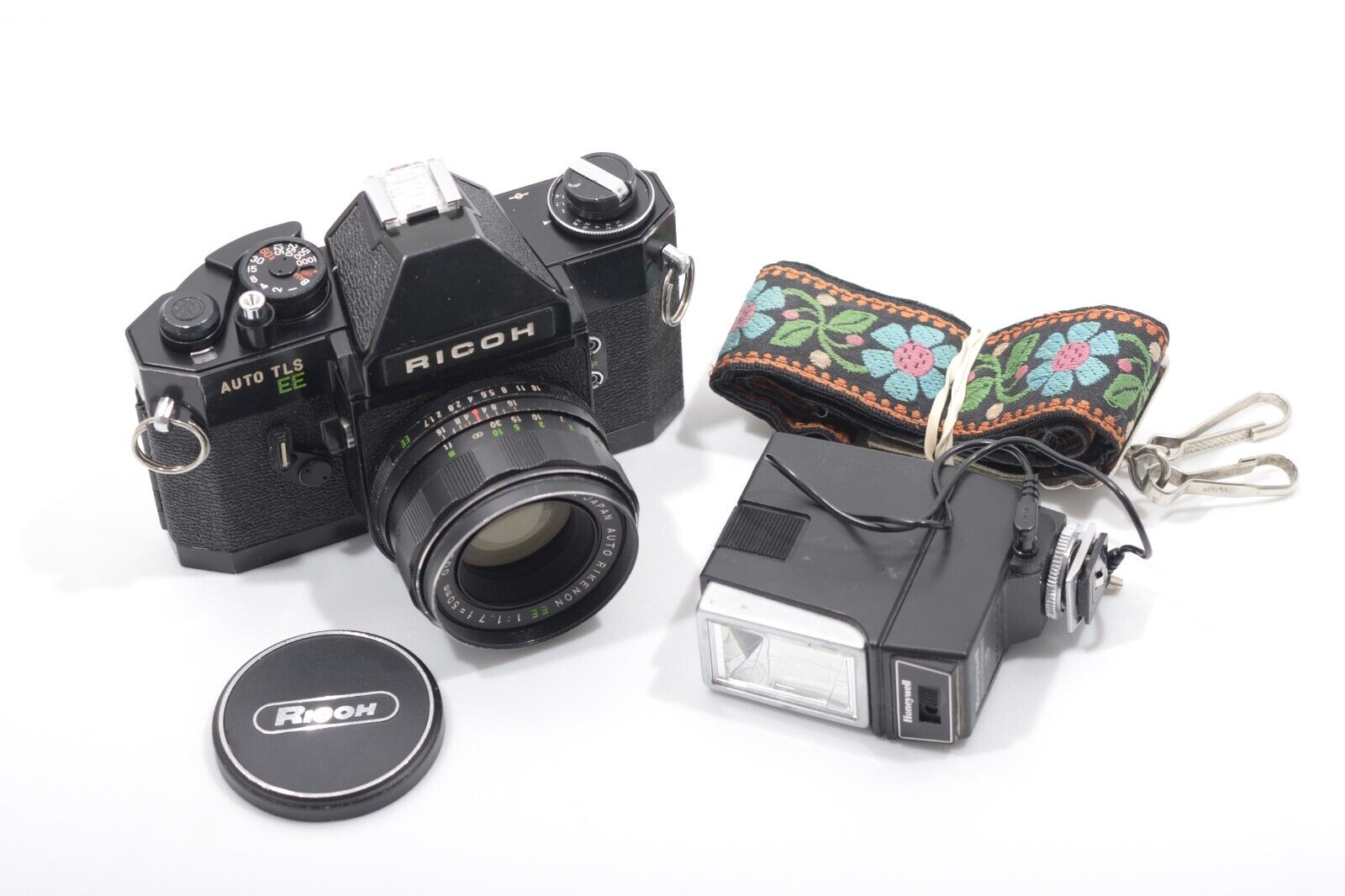 EXC++ RICOH AUTO TLS EE 35mm BLACK SLR w/RIKENON EE 50mm f1.7 LENS, FLASH,  STRAP