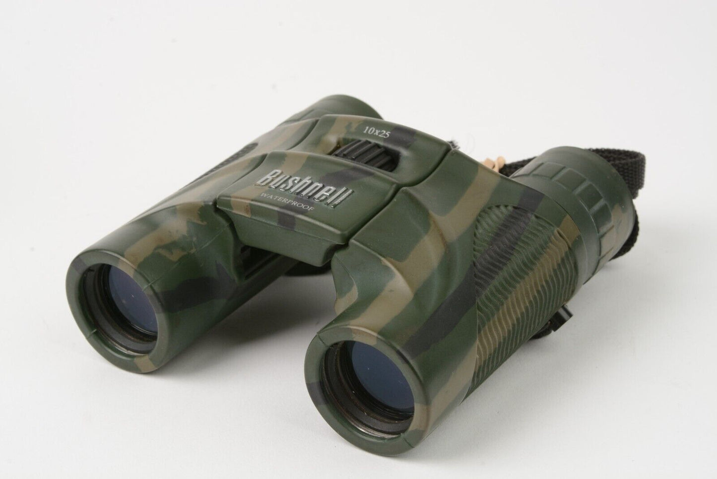 EXC++ BUSHNELL 10x25 CAMO COMPACT BINOCULARS, IN CASE + STRAP