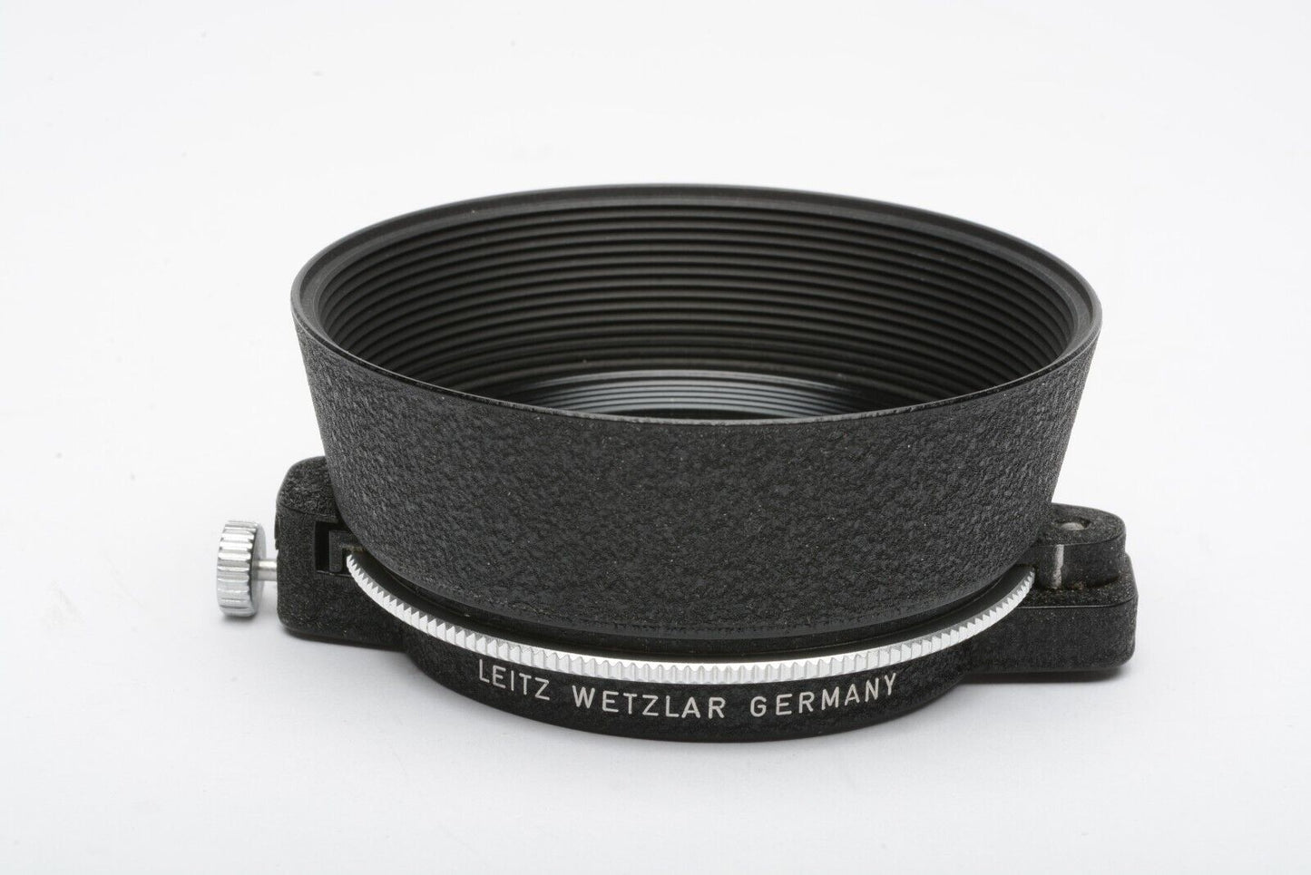 MINT- LEICA #13352 SWING OUT POLARIZING FILTER WITH LENS SHADE E39