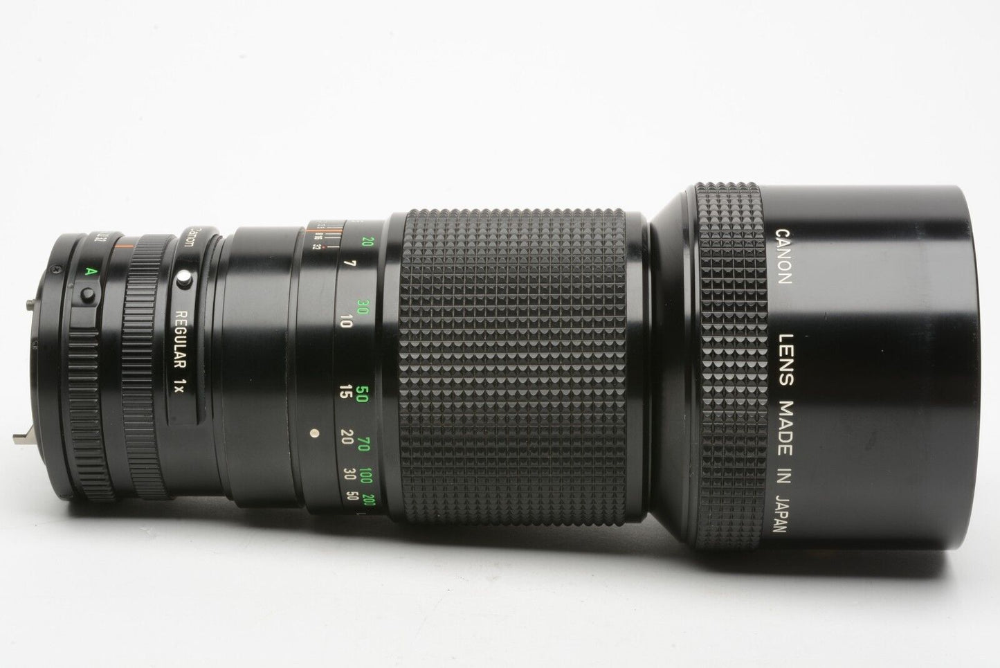 EXC+++ CANON FD 300mm f4 MF FD MOUNT, CAPS, VERY CLEAN & SHARP
