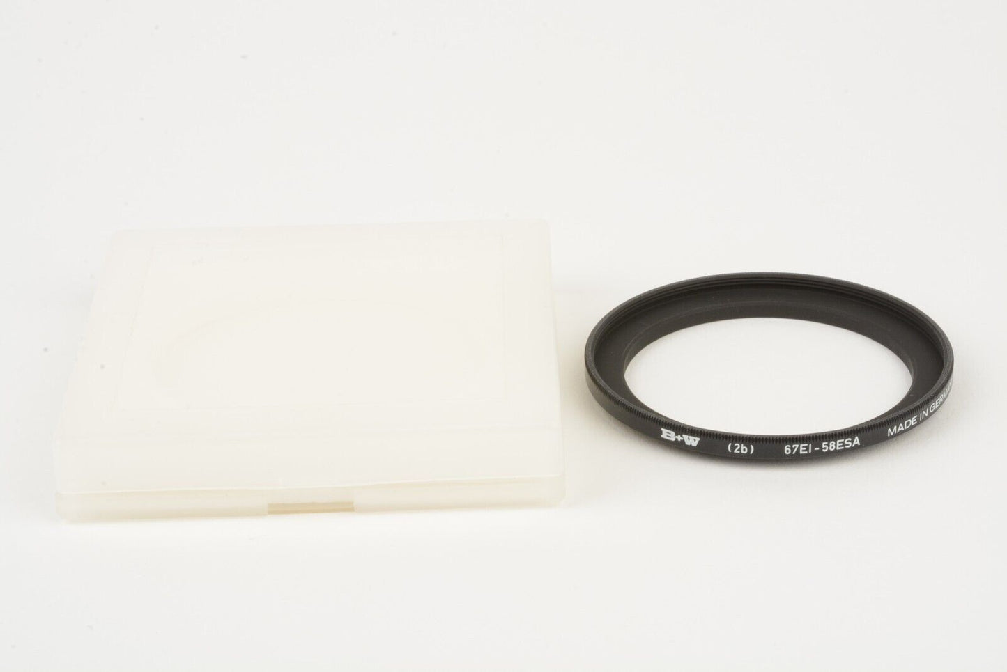 MINT B+W STEP-UP ADAPTER RING  52mm TO 58mm THREAD #65-069459 IN CASE