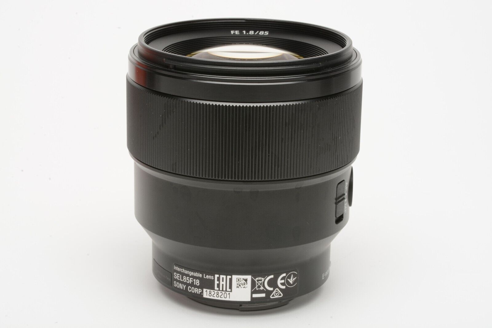 Sony FE 85mm f1.8 lens SEL85F18