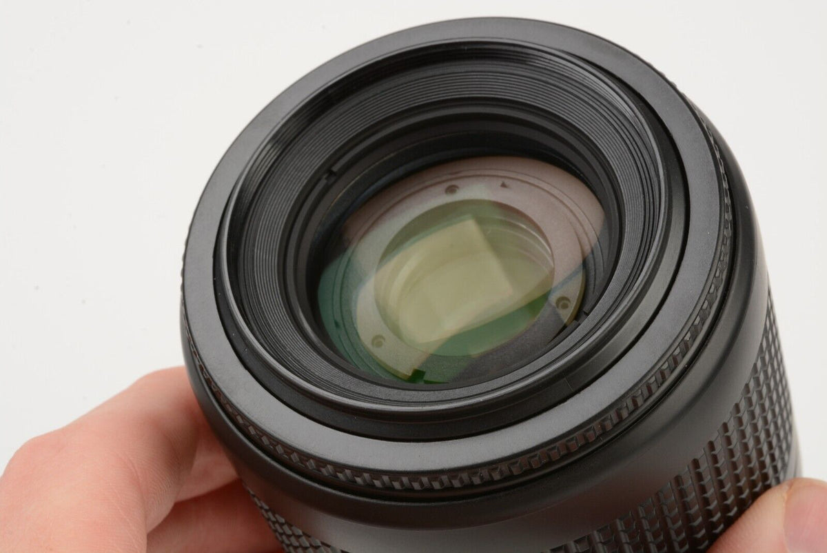 Nikon AF Nikkor 80-200mm F4.5-5.6D w/ Caps, very clean, barely used