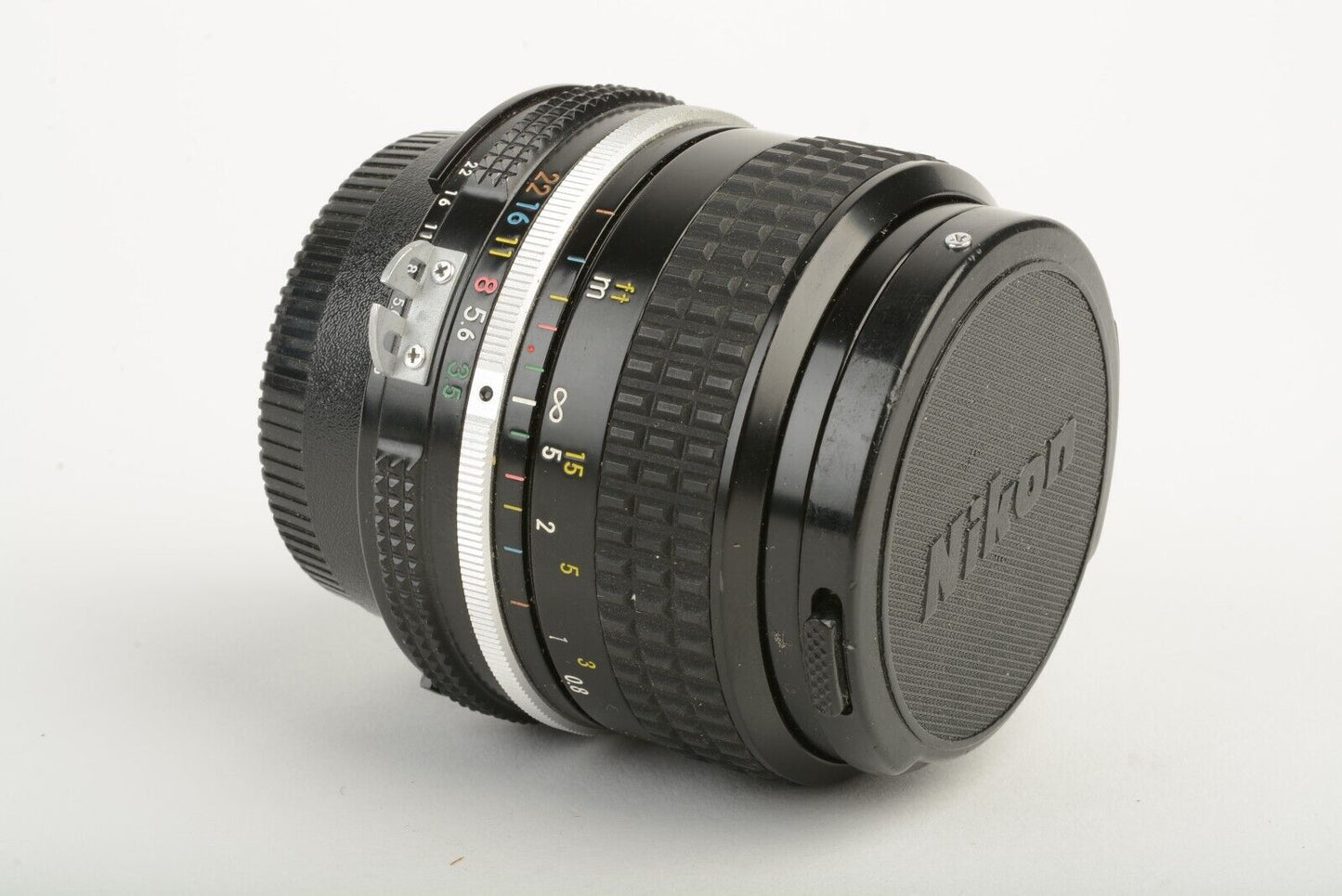 EXC++ NIKON NIKKOR 28mm f3.5 Ai MF WIDE LENS, CLEAN AND SHARP!