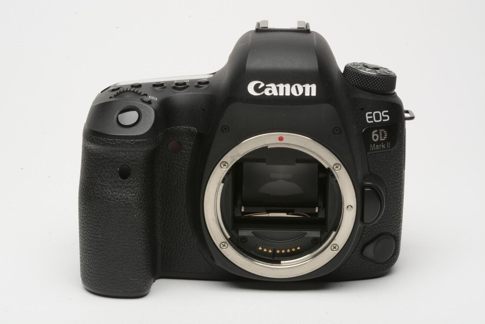 Canon EOS 6D Mark II 26.2MP DSLR body, 2batts, charger, 41K acts, tested,  nice!