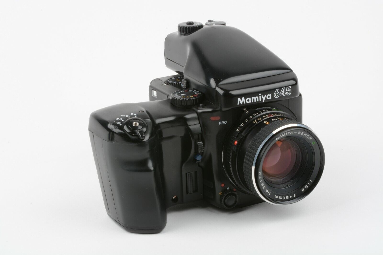 EXC++ MAMIYA 645 PRO BODY w/80mm F2.8 LENS, AE PRISM, GRIP, 120