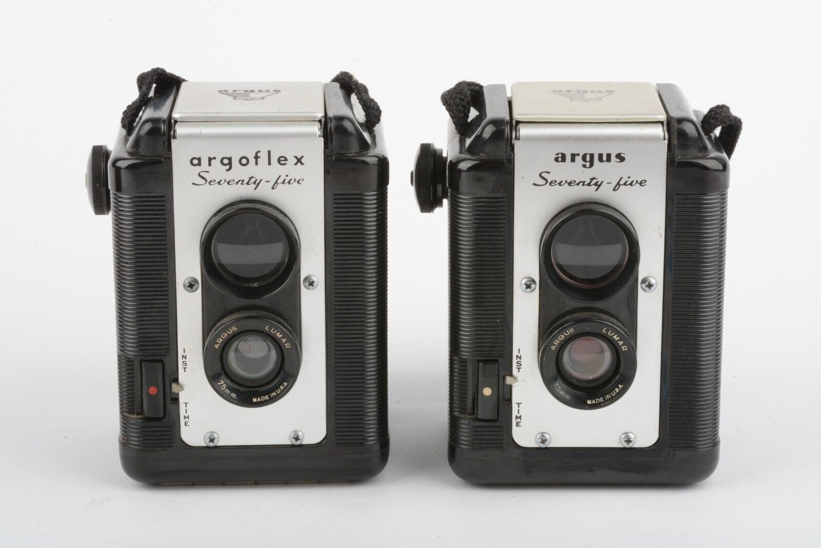 Gift for a high quality Photographer - Amazing Vintage Argus Seventy-Five TLR Camera - We have a vintage camera for you