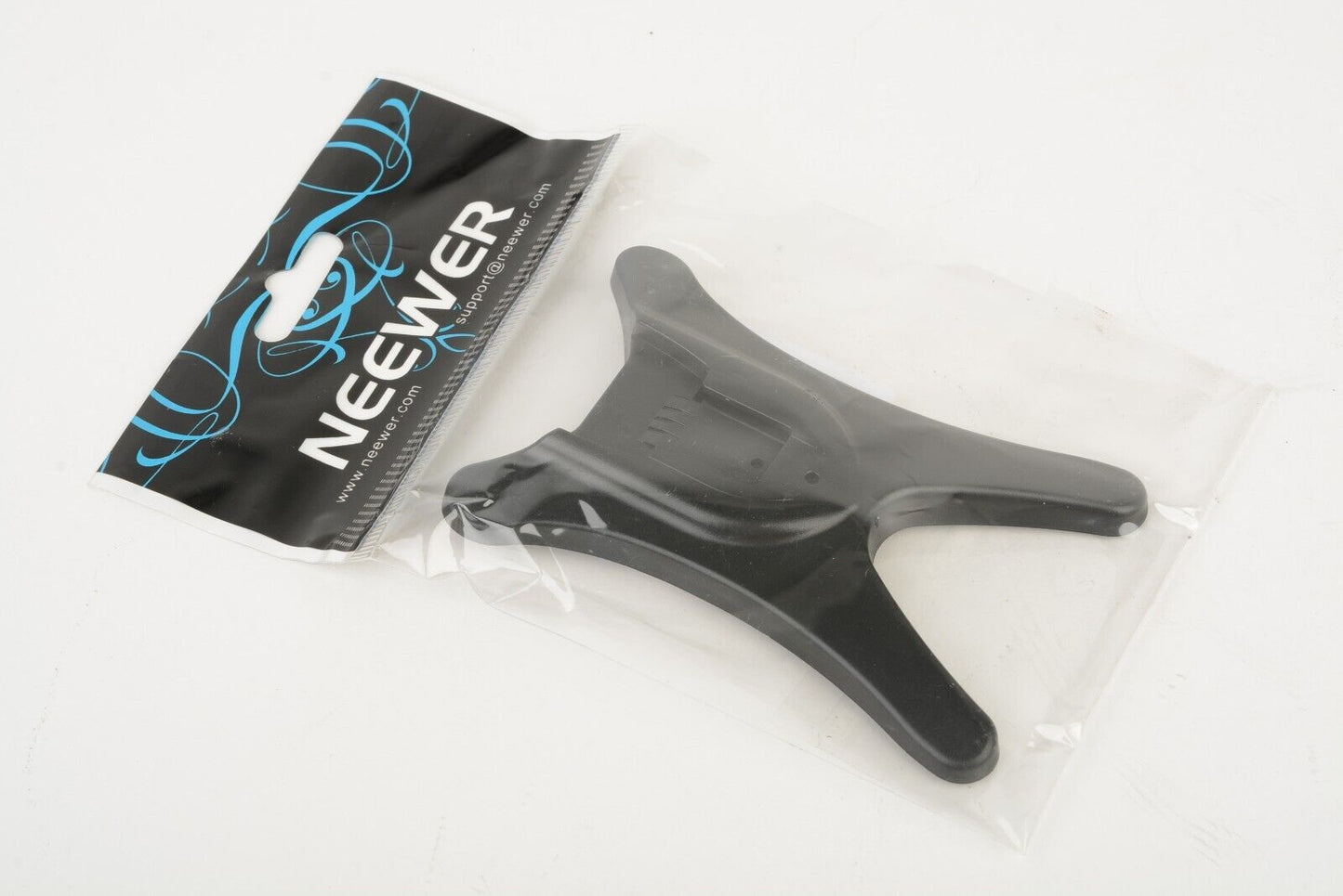 Neewer AS-21 (Nikon AS-21) Hot Shoe Stand for Speedlight Flashes, New