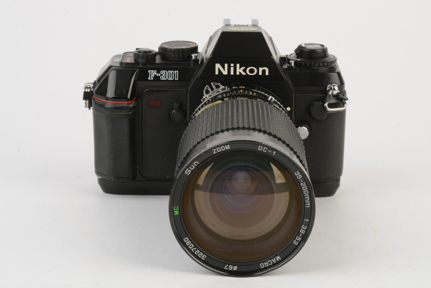EXC++ NIKON N2000 (F301) 35mm SLR w/SUN 35-200mm F3.8-5.3 MACRO ZOOM, INST. NICE