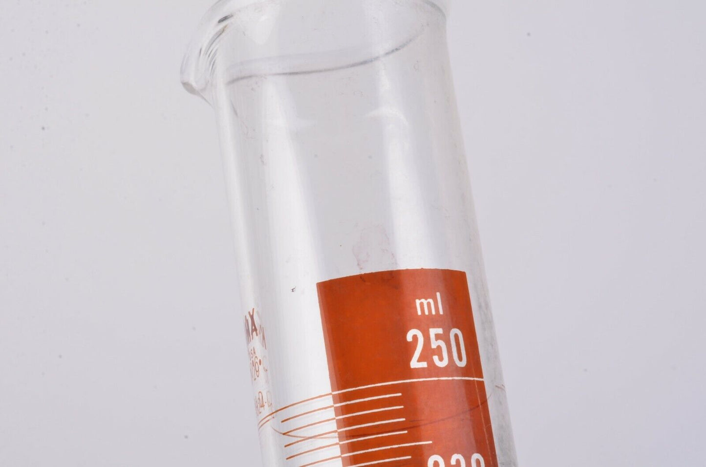EXC+ KIMAX 250ml 20 DEGREES GLASS DARKROOM MEASURING BEAKER, CLEAN #20024D