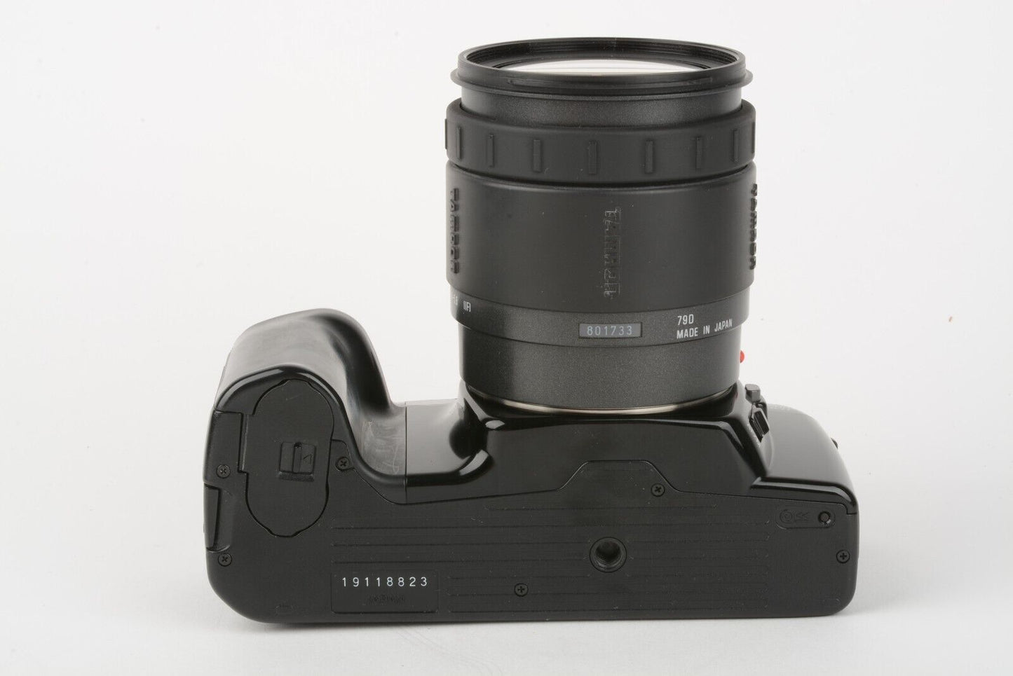Minolta Maxxum 5000i 35mm SLR w/Tamron 28-105mm zoom, hood, case, UV