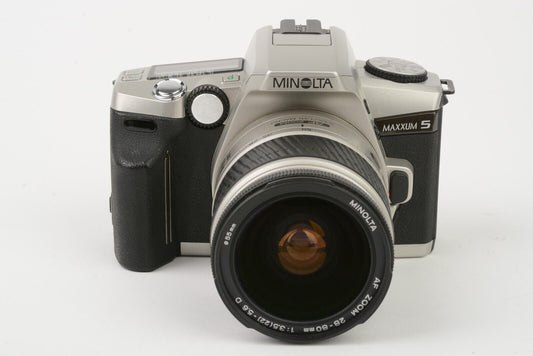 Minolta Maxxum 5 35mm SLR w/AF 28-80mm F3.5-5.6D zoom, hood, cap, strap