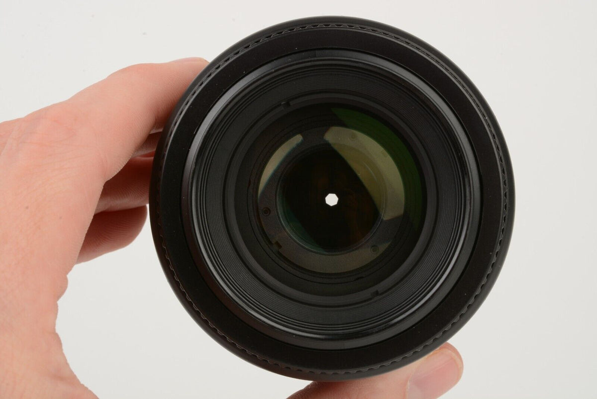Nikon AF Nikkor 80-200mm F4.5-5.6D w/ Caps, very clean, barely used