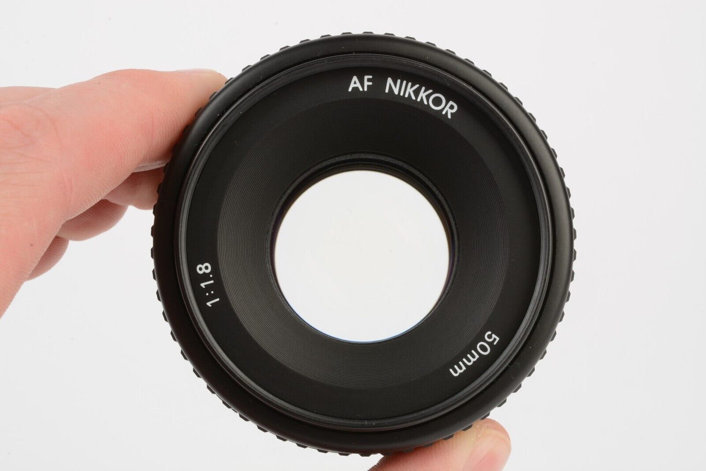 Nikon Nikkor AF 50mm f1.8 Prime lens, caps, cap keeper, clean & sharp!