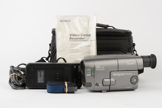 EXC++ SONY CCD TRV22 8mm CAMCORDER, AC ADAPTER, MANUAL, CASE GREAT TRANSFER UNIT