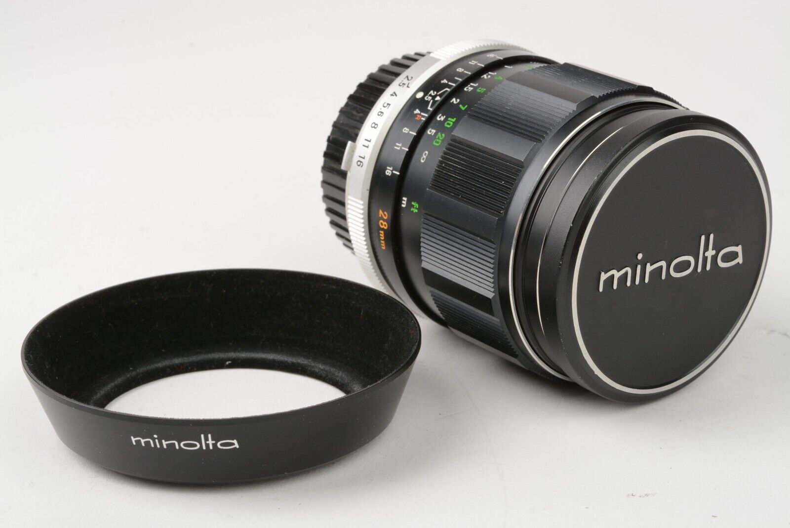 EXC++ MINOLTA MC W.ROKKOR-X SI 28mm F2.5 LENS FOR MD MOUNT, CAPS, HOOD,  SHARP!