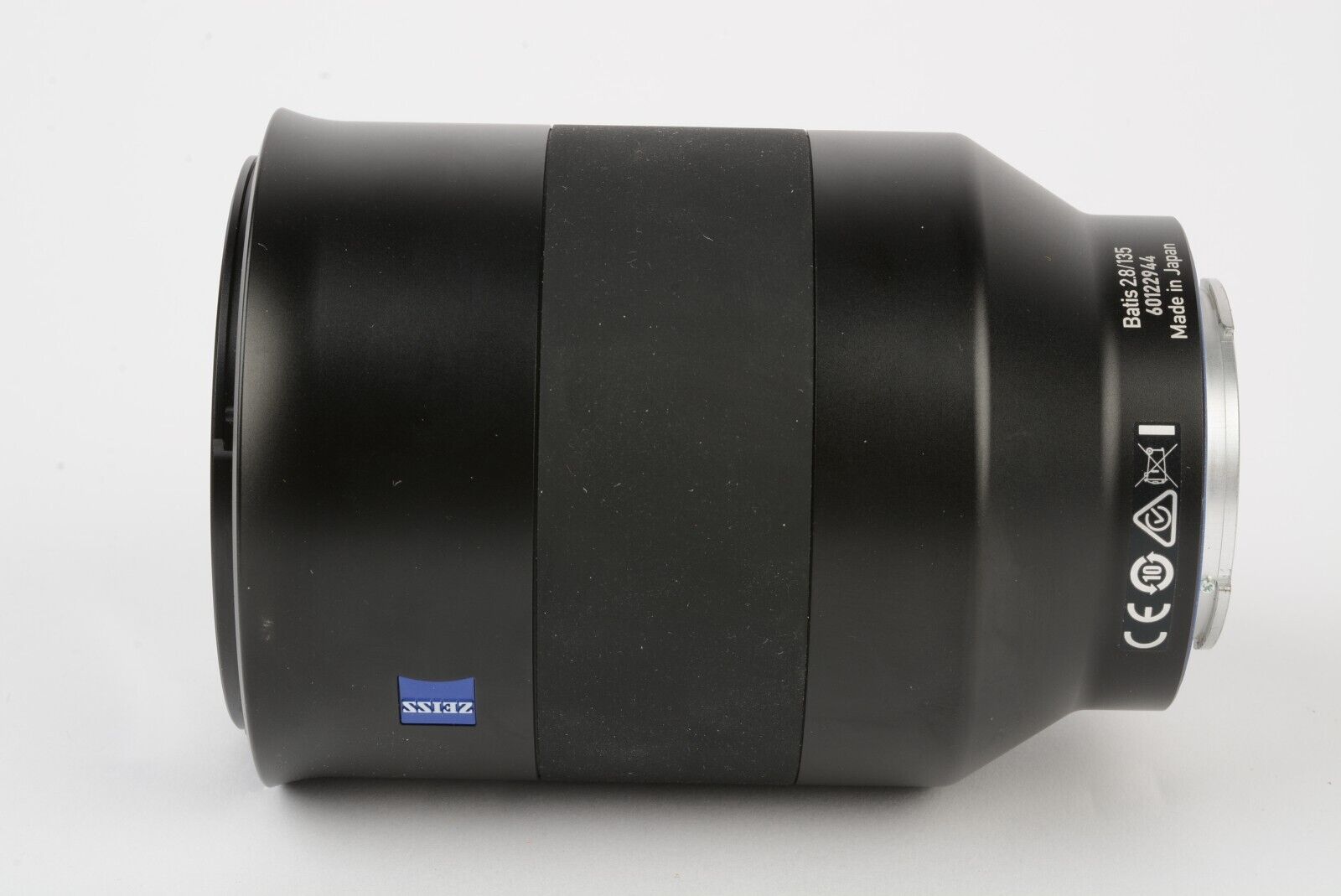 MINT- ZEISS BATIS APO SONNAR T* 135mm F2.8 LENS FOR SONY E-MOUNT, CAPS+HOOD