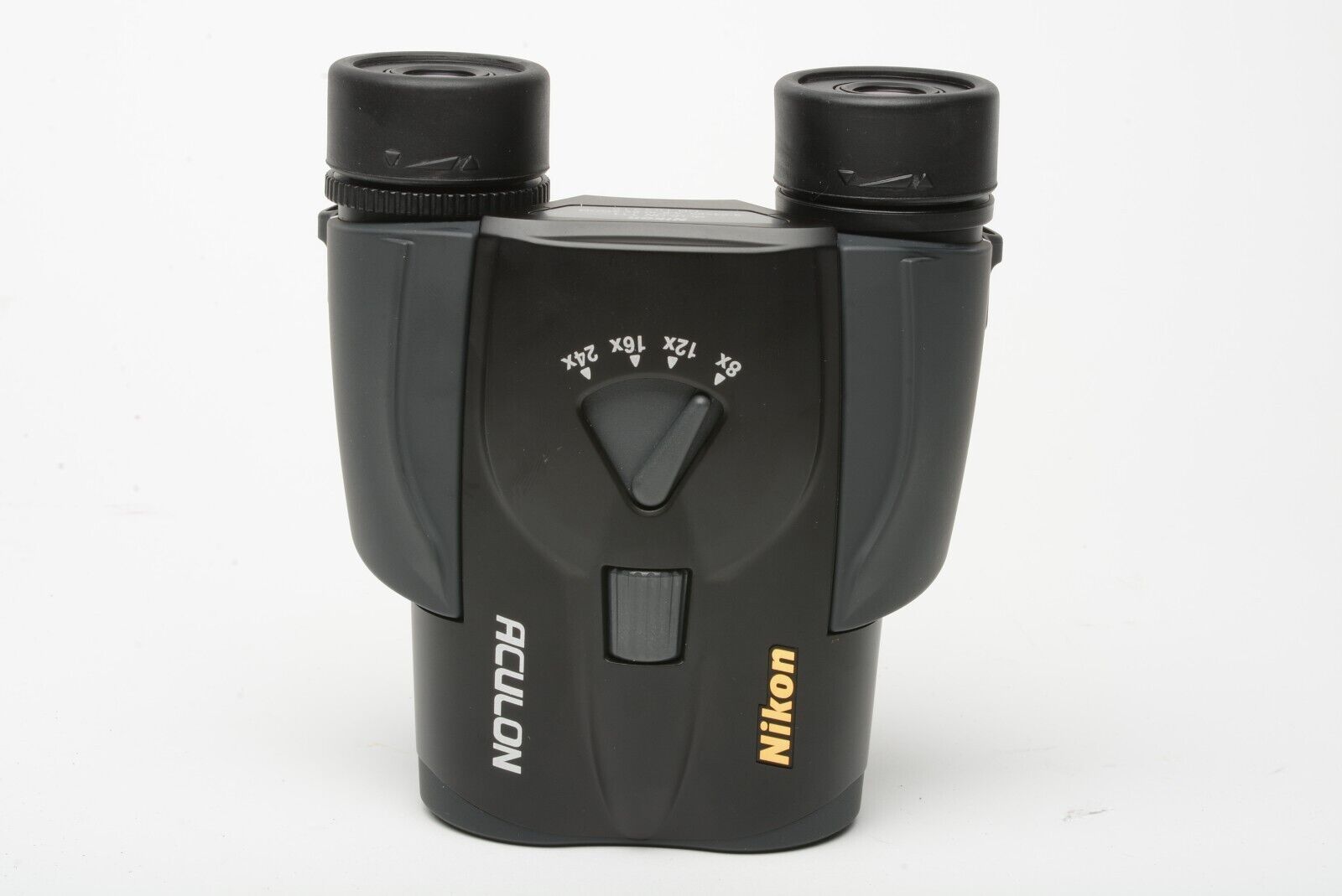 MINT- NIKON ACULON T11 8-24x25 COMPACT BINOCULARS, CASE