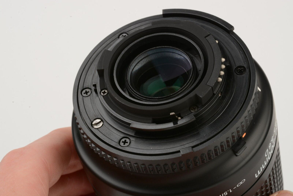 Nikon AF Nikkor 80-200mm F4.5-5.6D w/ Caps, very clean, barely used