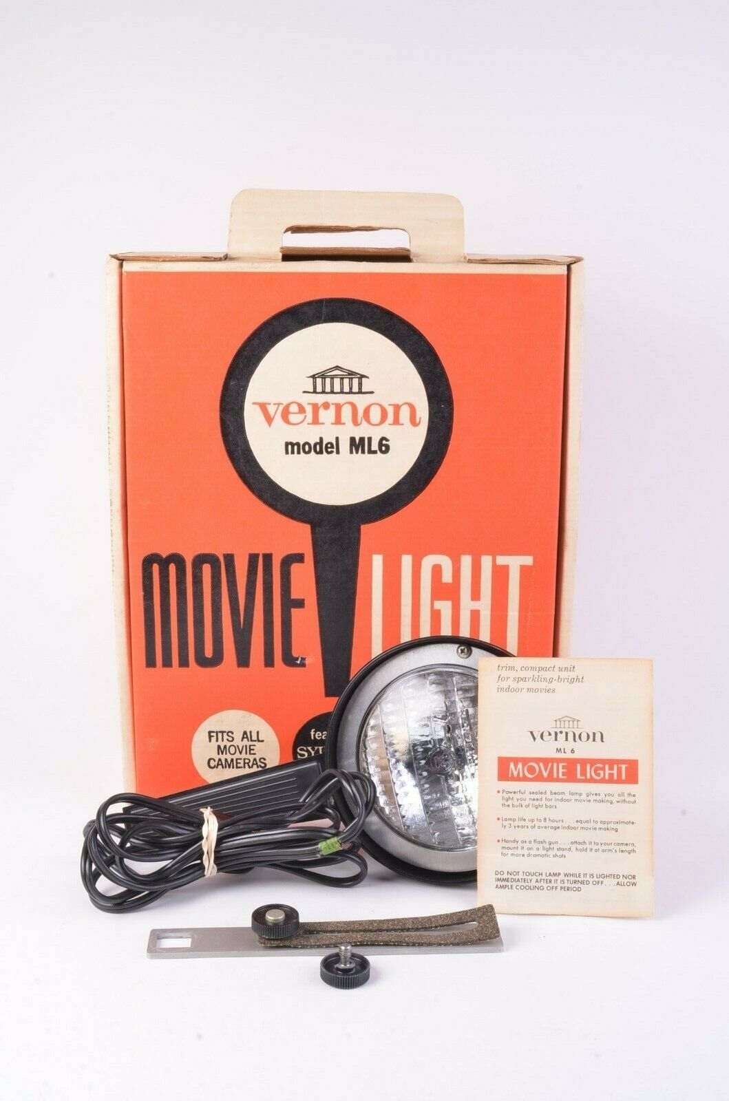 EXC++ VERNON MOVIE LIGHT ML6 w/650 WATT BULB, CLEAN AND TESTED, BOXED