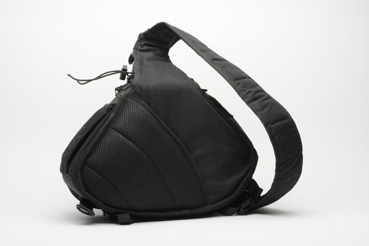 Caden camera sling pack, nice a& clean