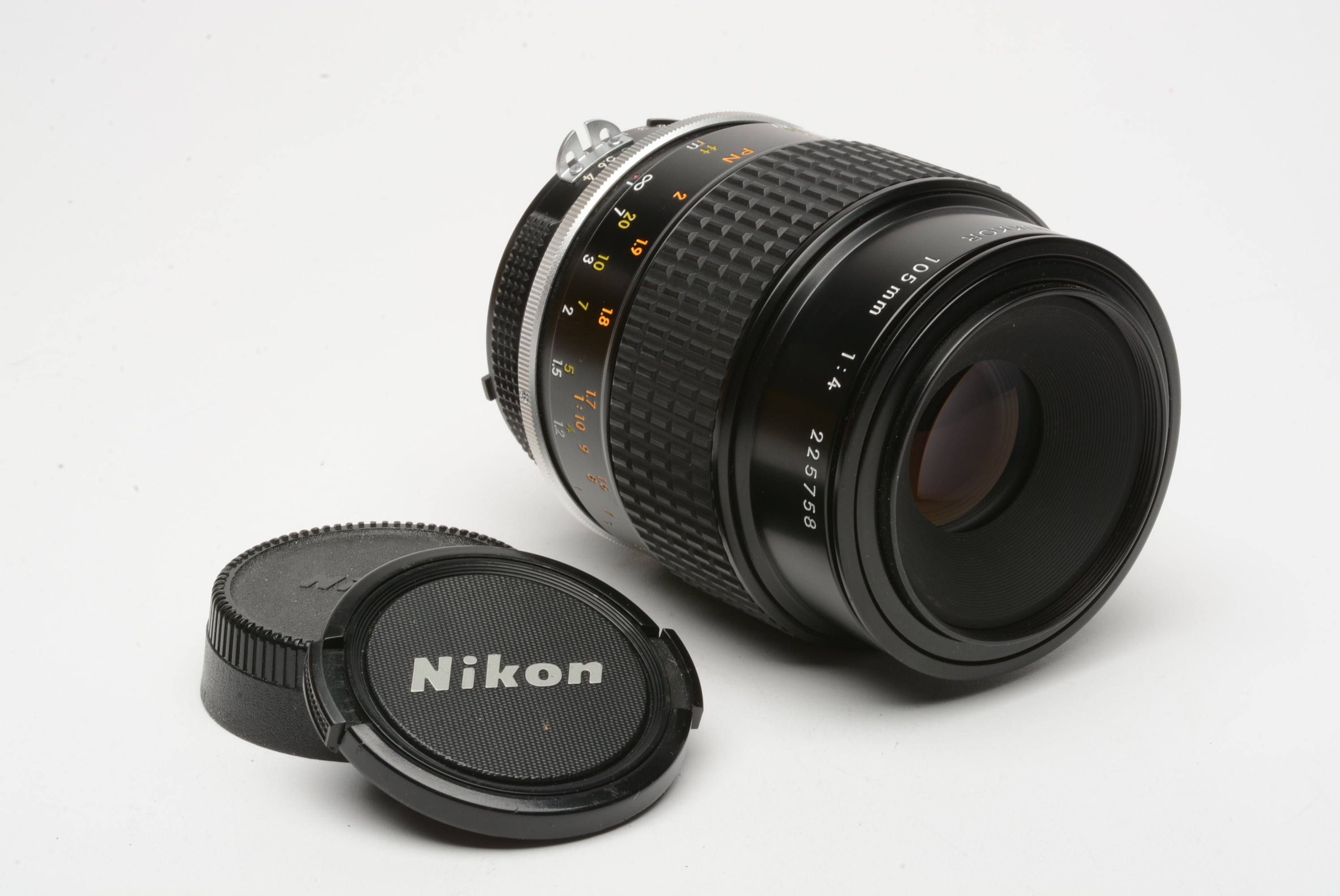 Nikon Micro-Nikkor 105mm F4 AI mount, very clean, sharp, caps
