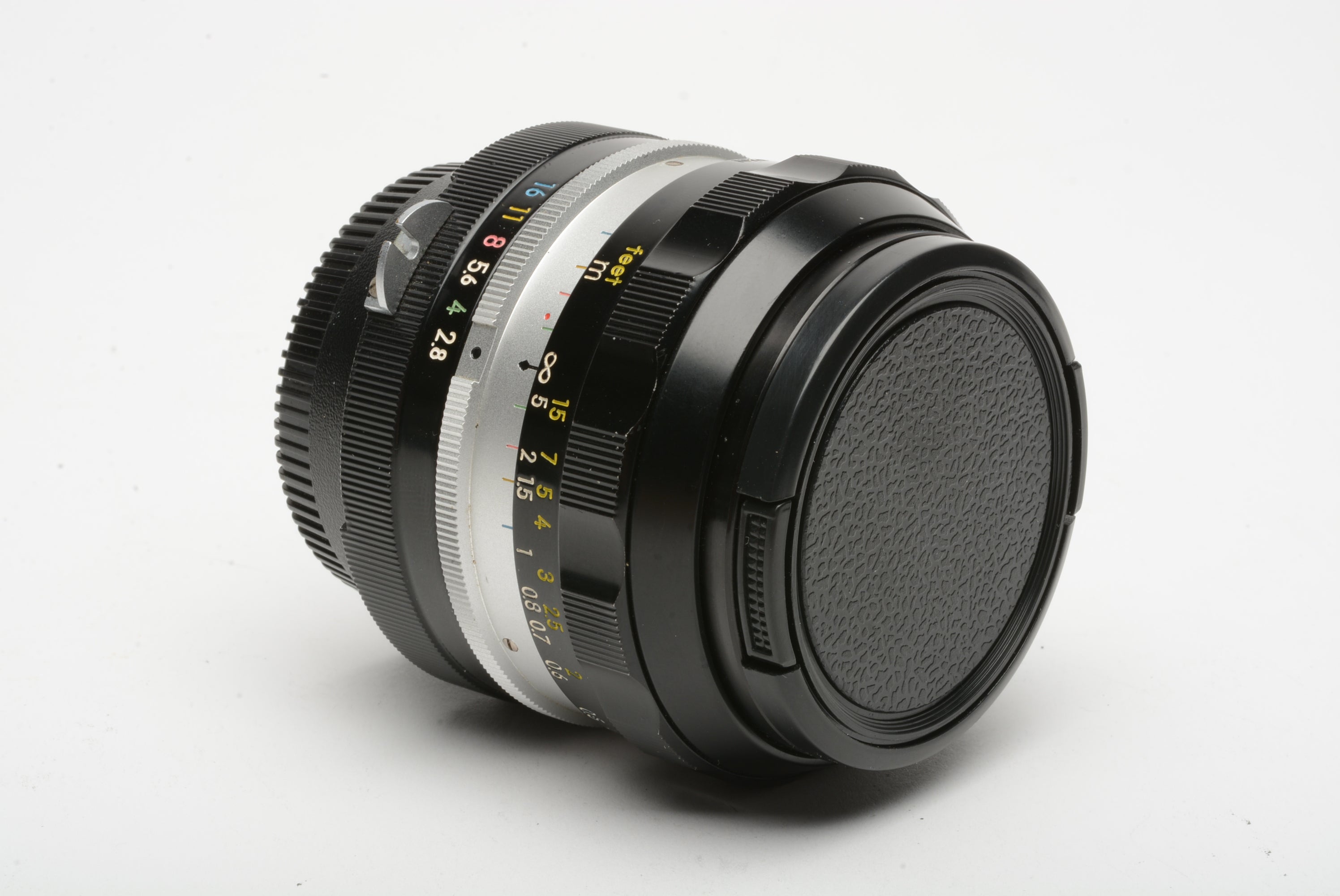 Nikon Nikkor-N 24mm f2.8 Nippon Kogaku prime wide angle lens 