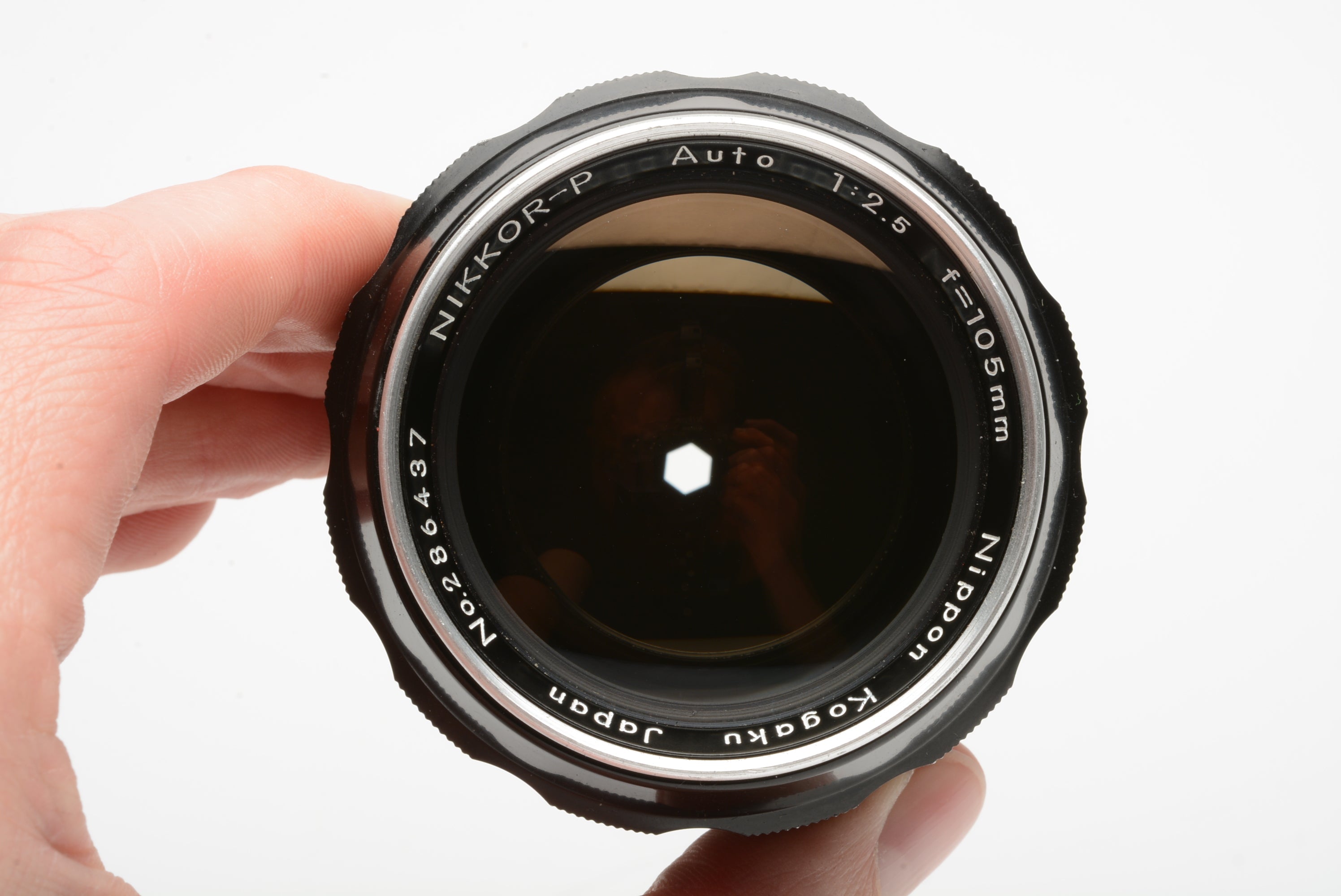 Nikon Nikkor-P 105mm f2.5 Nippon Kogaku prime portrait lens 
