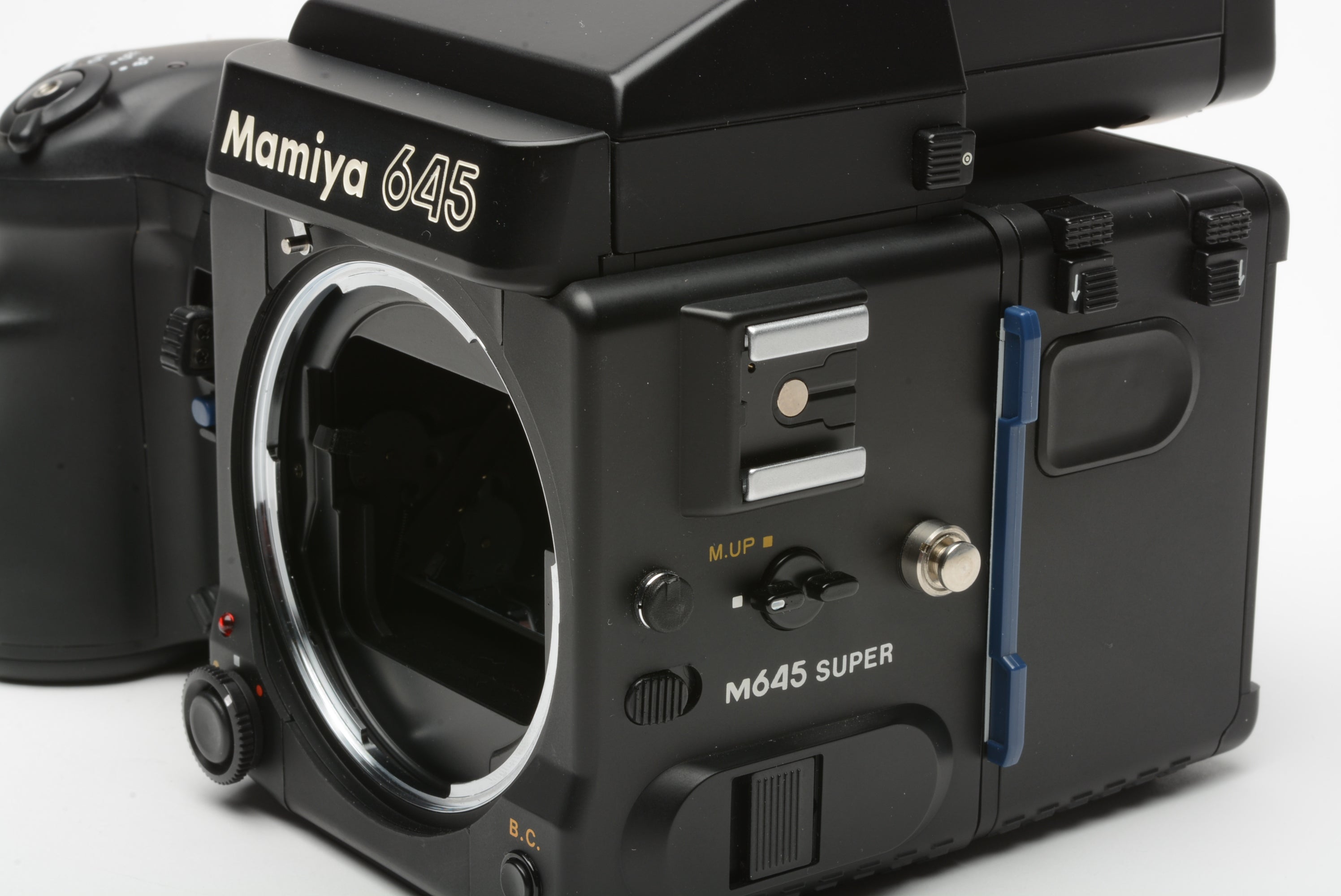 Mamiya 645 Super body, grip, AE prism finder and 120 back, tested 