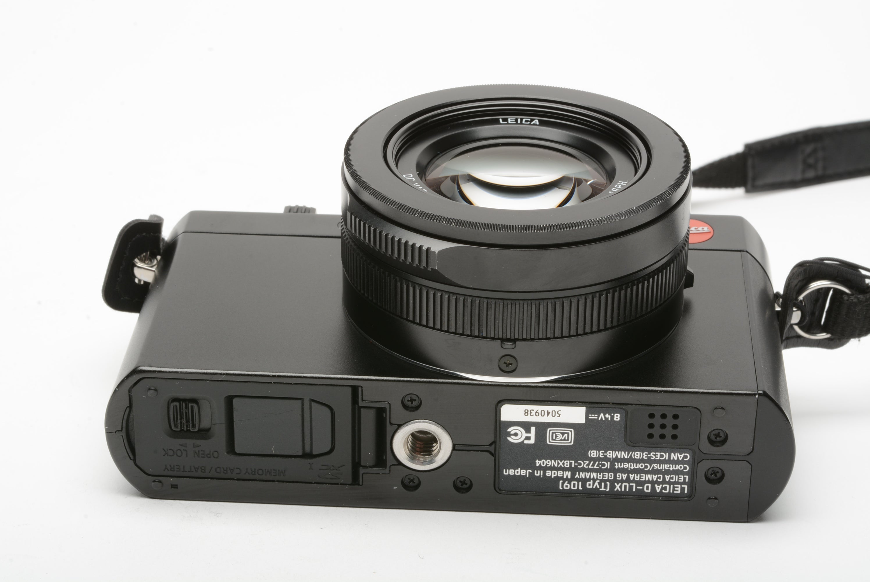 Leica D-Lux typ 109 black, CLA'd by Leica 1/2023, 2batts, charger, flash,  great!