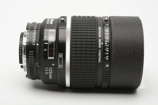 Nikon AF Nikkor 135mm F2 D lens (Defocus Image Control), Caps, MINT!