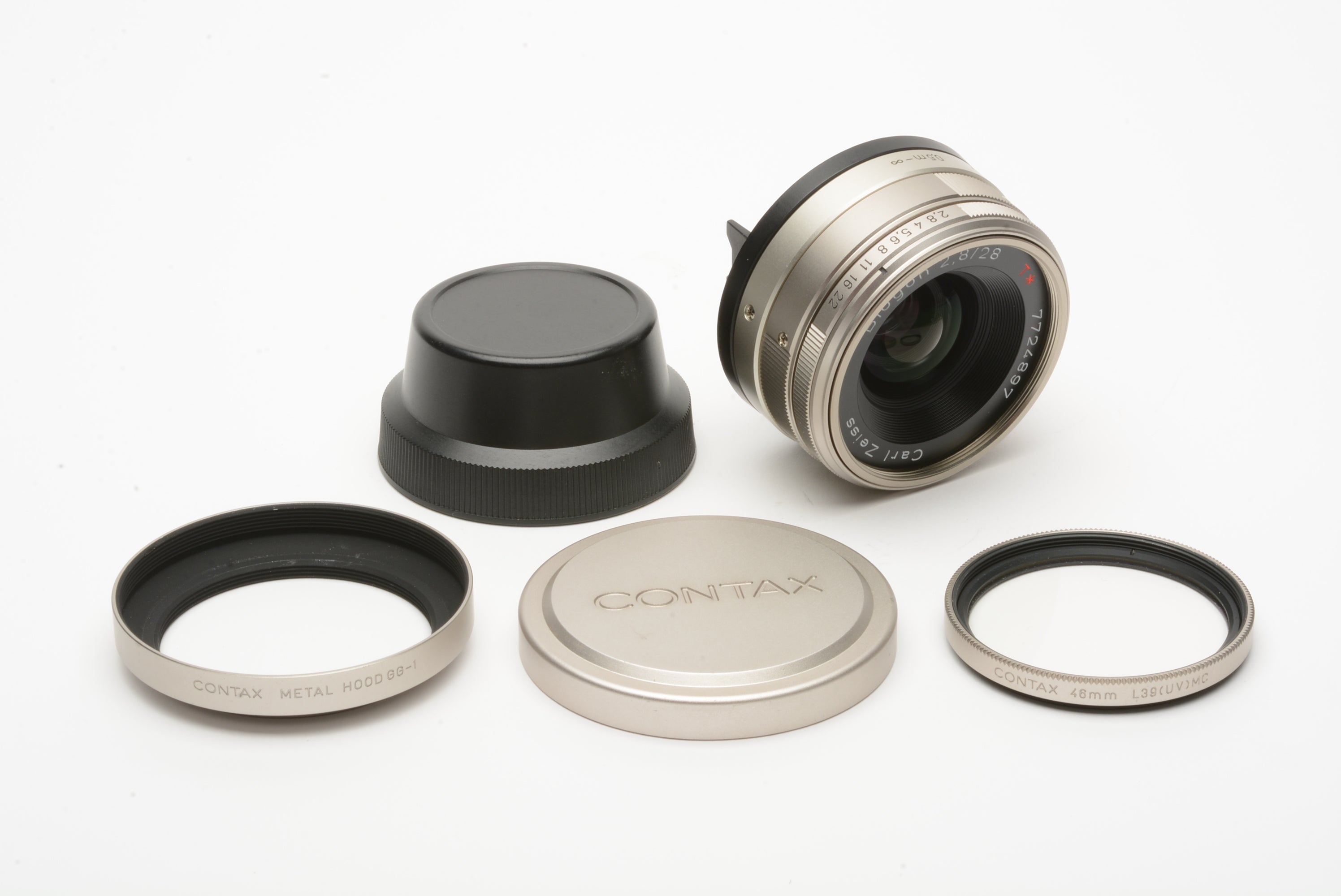 Contax Biogon 28mm f2.8 w/GG1 Hood and lens caps + L39 UV filter