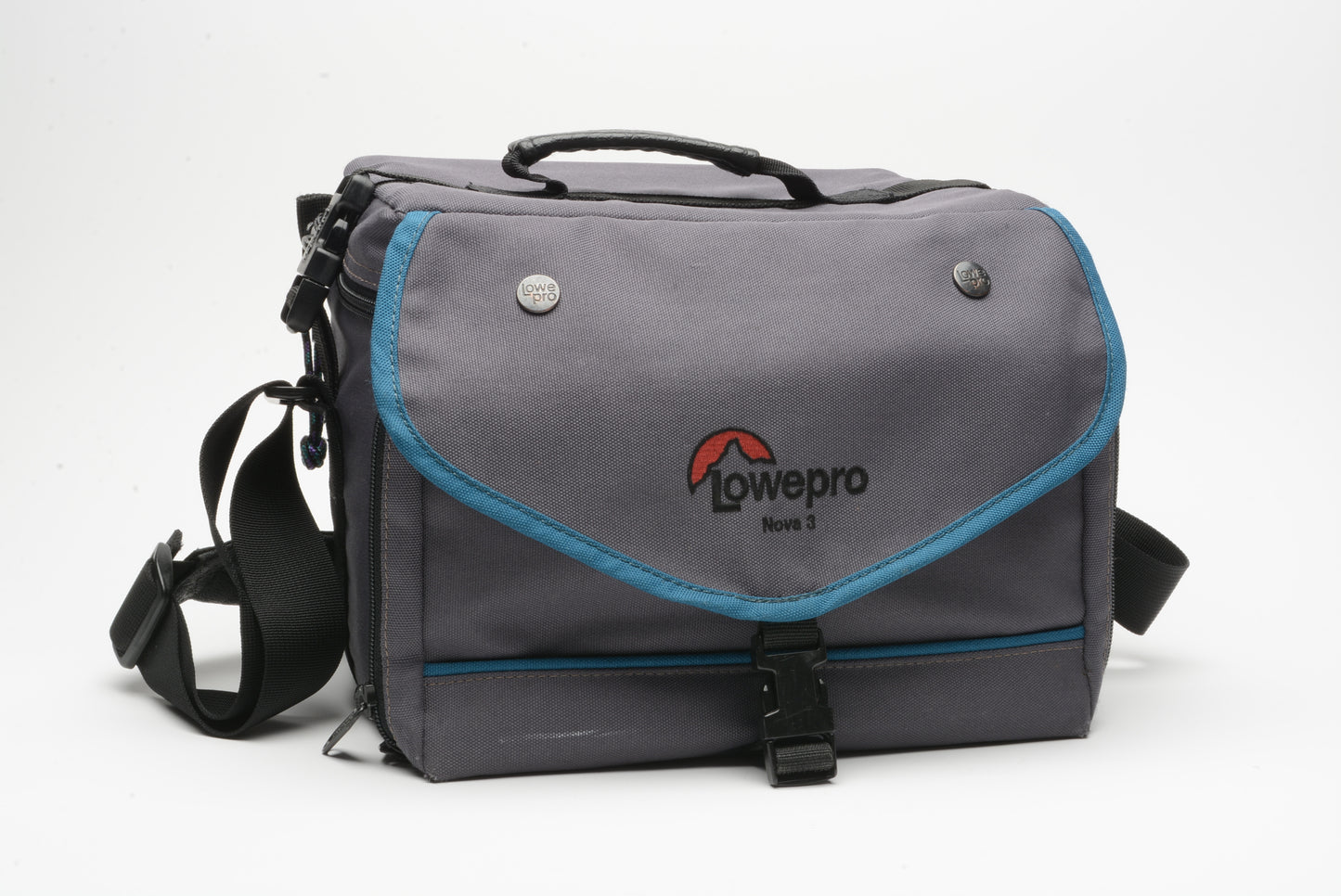 Lowepro Nova 3 camera shoulder bag (gray), nice quality case