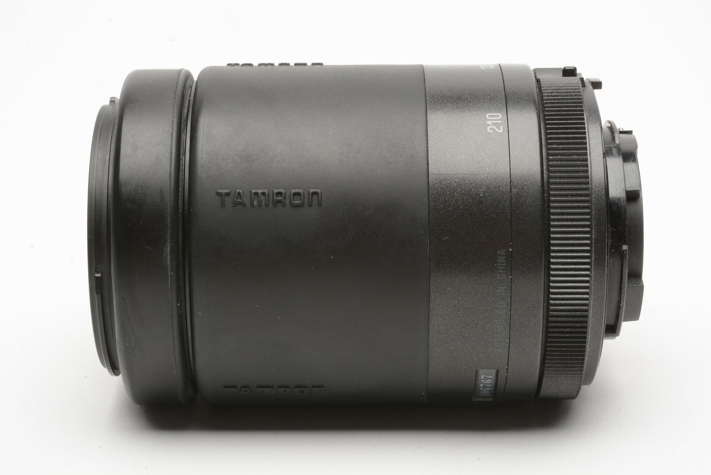 Tamron AF 80-210mm f4.5-5.6 zoom lens w/caps + UV filter (Nikon AF)